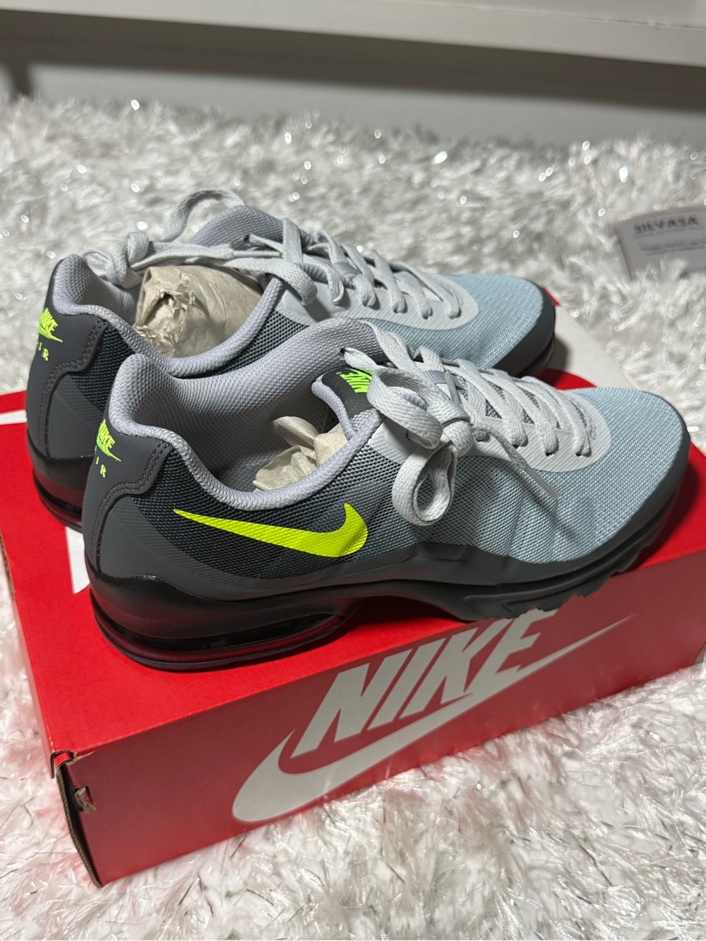 Nike Air Max Invigor Men’s Size 7 Black Dark Grey Cool Grey Sneakers CD1515-004